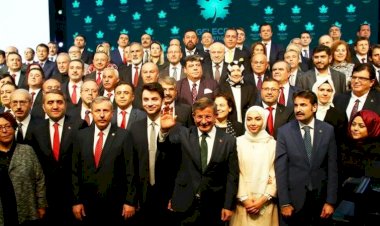 Gelecek Partisi'nde toplu istifa depremi