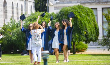 Boğaziçi Üniversitesi 2020 mezunlarını COVID 19 önlemlerine uygun törenle uğurladı