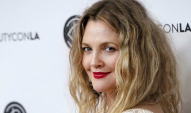 Drew Barrymore, dedesinin cesedinin "son bir parti için" morgdan çalındığını doğruladı