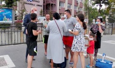MARMARİS’TE TATİLCİLERE KAYMAKAM SÜRPRİZİ