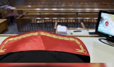Bursa’da bir mahkemenin Kovid-19’u gerekçe göstererek duruşmaları ertelemesi avukatları endişelendirdi