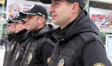 Yeni Şafak yazarı: Eğer bir kalkışma veya DHKP-C eliyle bir suikast hesabınız varsa bence de Takviye Hazır Kuvvet için korkun