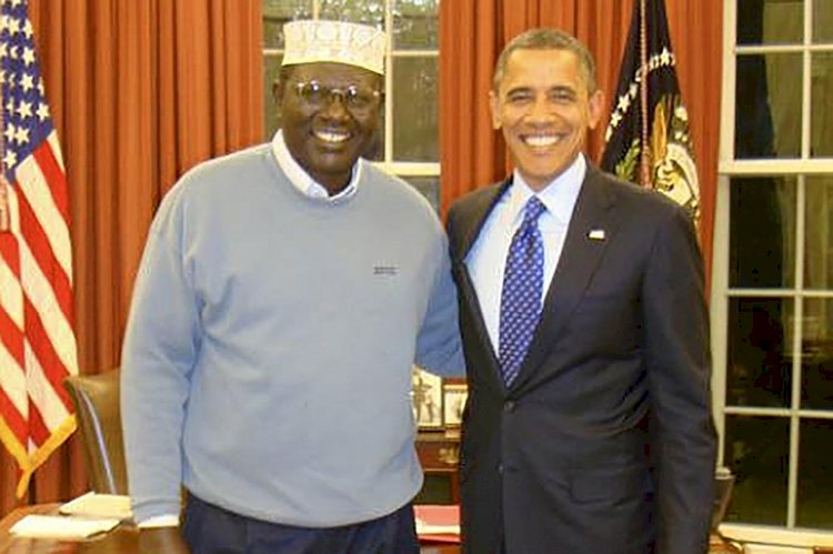 Ağabeyi, Obama'yı yerden yere vurdu: "Zengin olunca çok değişti"