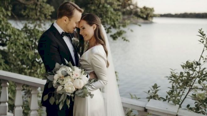 Sanna Marin: 34 yaşındaki Finlandiya Başbakanı, futbolcu Markus Raikkonen'le evlendi