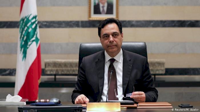 Lübnan'da patlama hükümeti sallıyor