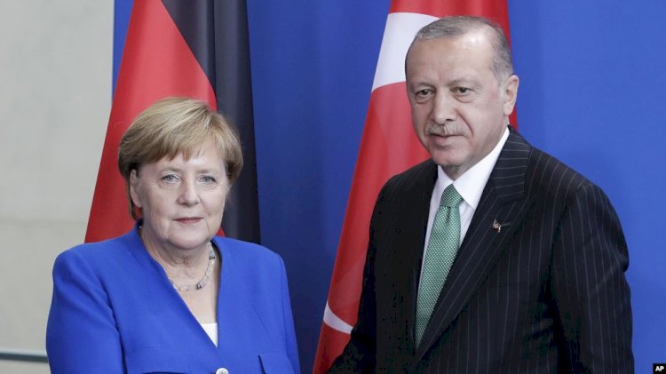Merkel ve Erdoğan Telefonda Görüştü