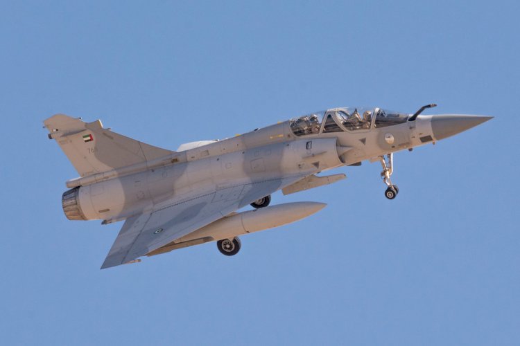 Birleşik Arap Emirlikleri Jetleri, Yunanistan Hava Üssünde: Araplar Yunan saflarında