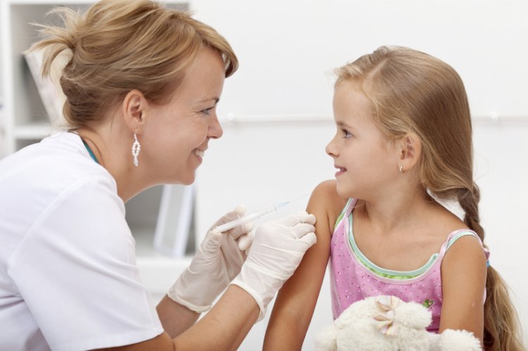 Prof. Dr. Nuran Salman: “Okullar açılmadan önce çocukların eksik aşıları mutlaka yaptırılmalı”