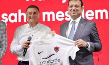 ŞAMPİYONLUK GECESİNE KATILAN İMAMOĞLU:  “HATAY’A TARİHİ BİR SORUMLULUK DÜŞÜYOR”