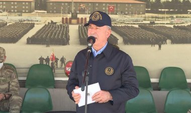 Milli Savunma Bakanı Akar ve TSK komuta kademesinden komandolara ziyaret