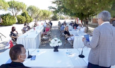 REKTÖR BUDAK’TAN ÇEŞME’YE GASTRONOMİ SÜRPRİZİ