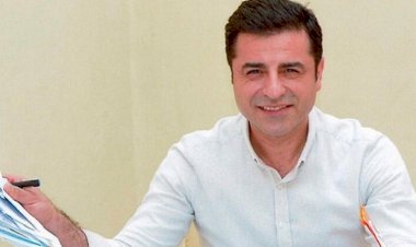 Selahattin Demirtaş, eşi Başak Demirtaş aracılığıyla siyasi parti iddialarına yanıt verdi