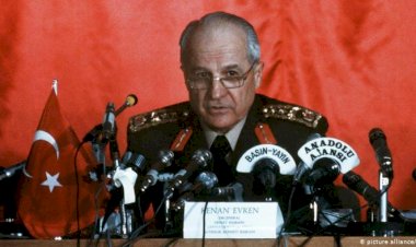 12 Eylül öncesi Demirel ve Ecevit'e kimden mesaj gitti?