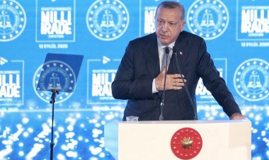 Erdoğan, Macron'un "gidici" olduğunu öne sürerek Türkiye'nin kredi notunu düşüren S&P'ye tepki gösterdi
