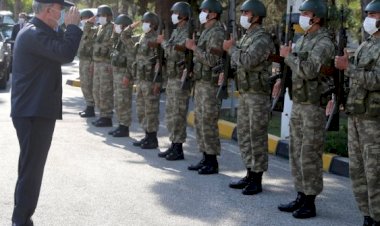 Bakan Akar ve komutanlar Kaş'ta