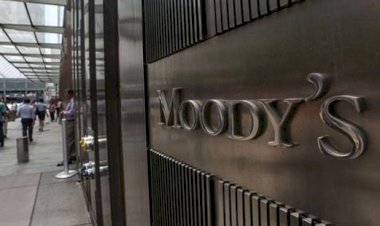 Moody's son olarak 13 bankanın kredi notlarını indirdi, görünüm negatif