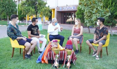 EGE ÜNİVERSİTESİ, ÖĞRENCİLERİYLE HASRET GİDERİYOR