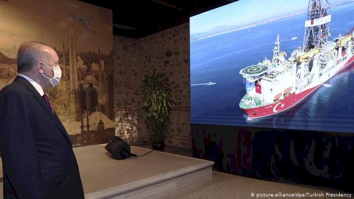 Die Welt: Erdoğan Yunan gemisinin batırılmasını istedi