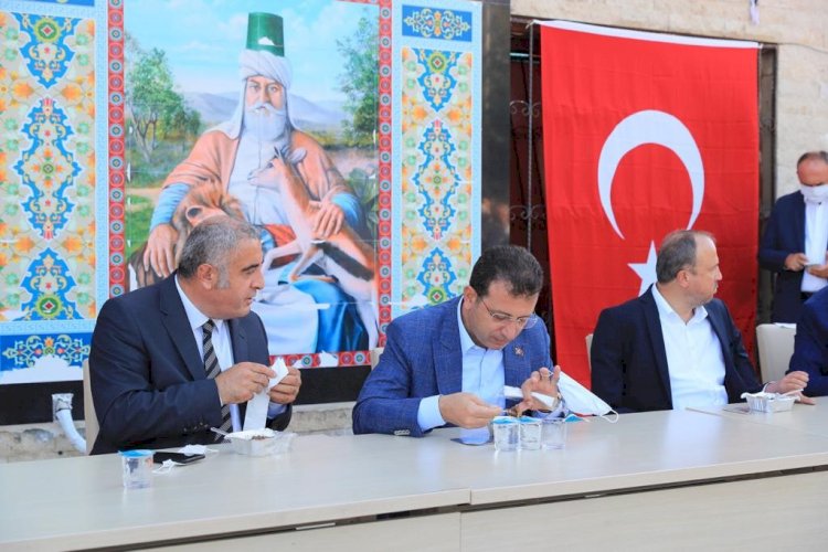 İMAMOĞLU, AŞURE LOKMASI DAĞITIMINDA KONUŞTU:  “BU ZENGİNLİĞİMİZİ BÜYÜTMELİYİZ”