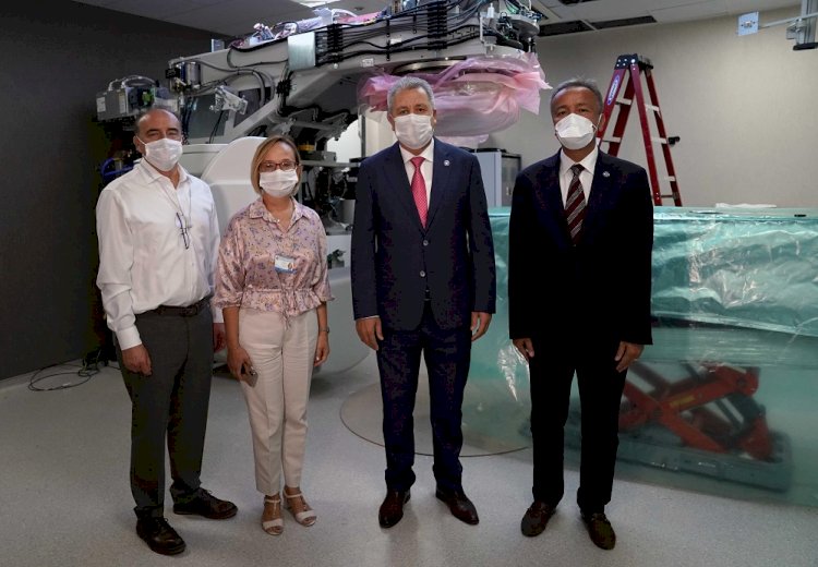  Radyoterapi kliniğinde en modern cihazların kurulumu devam ediyor