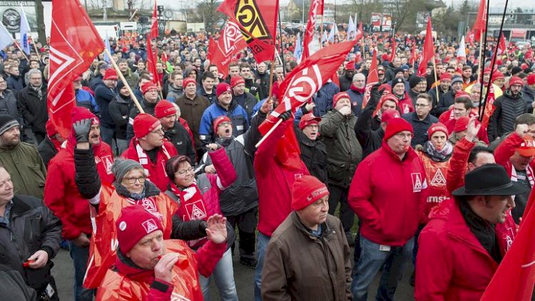 Almanya'da kamu çalışanları yüzde 4.8'lik maaş zammı istiyor, sendikalar greve gidebilir