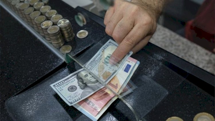 Dolar/TL 7,60'ı, Euro/TL 9'u aşarak rekor kırdı: Kurdaki yükseliş sürecek mi?