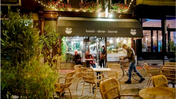 Hollanda'da koronavirüs kısıtlamaları: Kafe, restoran ve barlar daha erken kapanacak