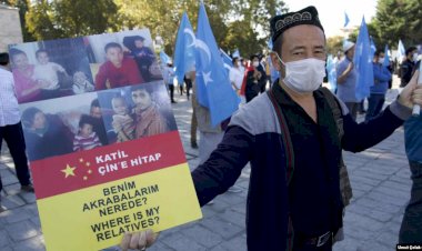 Uygurlar İstanbul’da Çin’i Protesto Etti