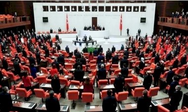 Meclis 42 fezleke ile açıldı