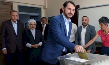 "Berat Albayrak Genel Başkan olacak" iddiası: "Genel Başkanlık ile Cumhurbaşkanlığı ayrılacak"