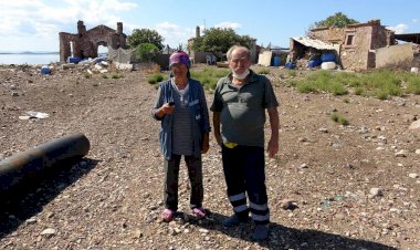 Hüseyin ve Ayşe Afacan çifti  17 yıldır bu adada yaşıyor