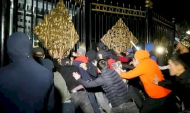 Kırgızistan'da seçim sonrası ortalık karıştı! Meclisi işgal ettiler