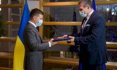 За укрепление авторитета Украины. Зеленский наградил замглавы Еврокомиссии орденом Ярослава Мудрого