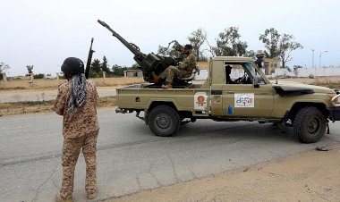 İngiliz Guardian: Türkiye ve BAE, Libya'ya silah ambargosunu alenen deliyor