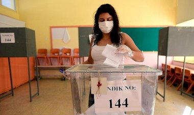 KKTC'de Cumhurbaşkanlığı seçimi: İlk sonuçlara göre Ersin Tatar yarışı önde götürüyor