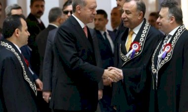 Erdoğan'ın danışmanından AYM Üyesi Yıldırım'a: FETÖ'cü
