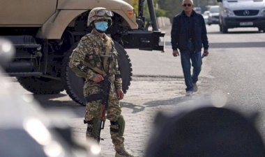 Kırgızistan'ın başkenti Bişkek'te Cumhurbaşkanı Ceenbekov'un istifası sonrası OHAL kaldırıldı