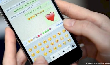 Alman istihbaratı WhatsApp yazışmalarını okuyabilecek