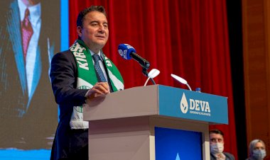 BABACAN: “Gençlerin partisine ‘siyasi fosil’ denemez”