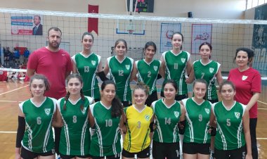 Yıldız Voleybolcularımız 2'de 2 Yaptı