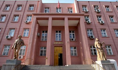 Yargıtay, Kadınların Çift Emekli Aylığı Alabileceğine Hükmetti