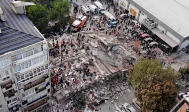 İzmir'de Şiddetli Deprem