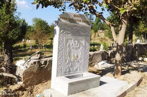 Şehit eşi için çeşme yaptırdı