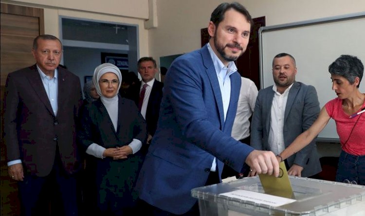 "Berat Albayrak Genel Başkan olacak" iddiası: "Genel Başkanlık ile Cumhurbaşkanlığı ayrılacak"