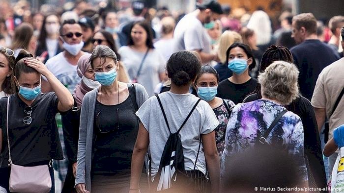 Dünyada koronavirüs vakaları 36 milyonu aştı