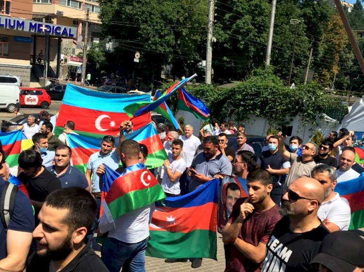 Azerbaycan’ın ikilemi - Halk yönetim kadar sabırlı değil 
