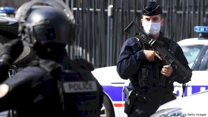 Fransa'da İslamcılara yönelik polis baskınları
