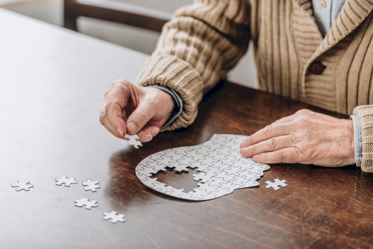 Alzheimer Hastalığı Yaşlanmanın Doğal Bir Sonucu Değil!