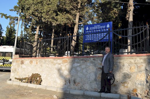 İBB PENDİK MEZARLIĞINDAKİ KAÇAK YAPILARI KALDIRDI