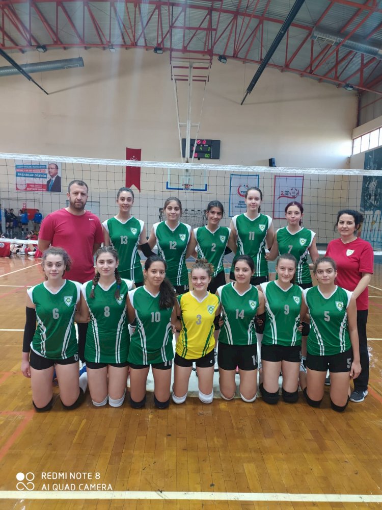 Yıldız Voleybolcularımız 2'de 2 Yaptı